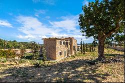 Beautiful country house located on the outskirts of Alaró