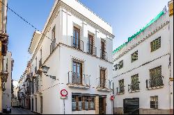 Exclusive House with Terrace and Pool in the Heart of Seville