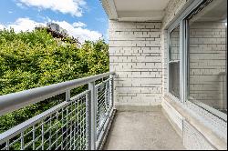 Warm and Welcoming One-Bedroom