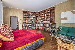 Prestigious apartment in the center of Rome