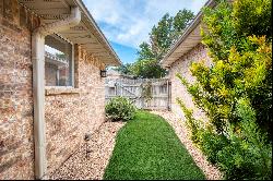 Sought after 3/2 Southbank Garden Home!