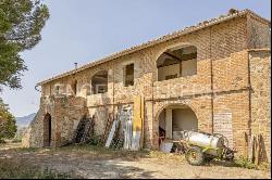 Spectacular unfinished property in Val d'Orcia