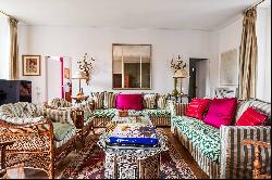 Prestigious apartment in the center of Rome