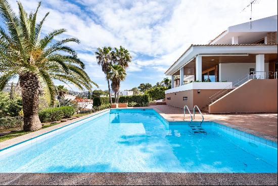 Villa with sea views in Puerto