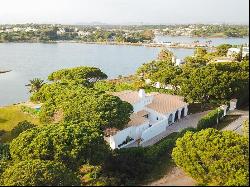 Villa in  Quinta do Lago with probably the best location with exceptional views