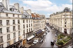 Paris 7th District – A 2-bed apartment in a prime location