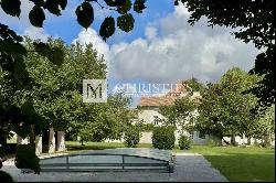 Fully renovated 16th-century logis with outbuildings and gîte near Angoulême