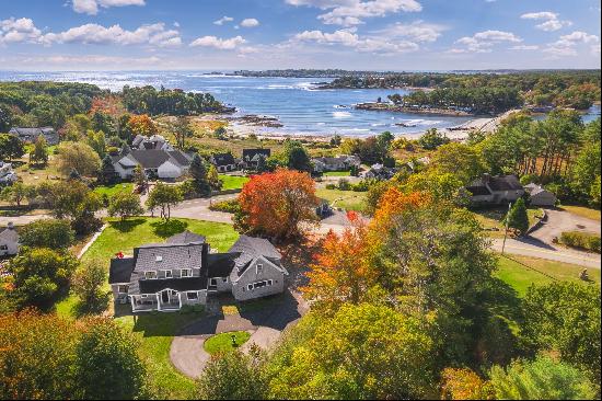 Stunning Year-Round Beach House with View of Cape Neddick Beach