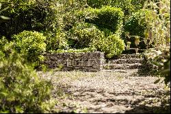 Charming stone house near the center of Bonnieux