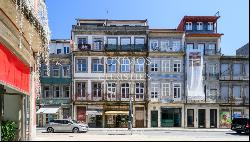 Triplex 3-bedroom apartment, for sale, downtown Porto, Portugal