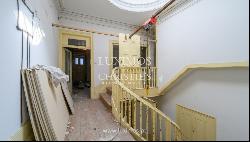 Triplex 3-bedroom apartment, for sale, downtown Porto, Portugal