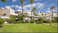 Elegance and spectacular views in the heart of Costalita, New Golden Mile, Estepona