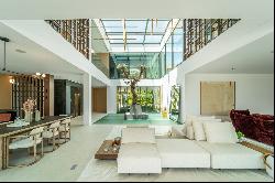 Spectacular modern villa in the heart of the Golden Mile, Marbella