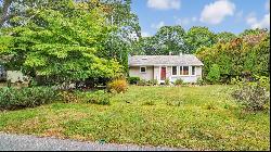 6 Nassau Road, Hampton Bays, NY 11946