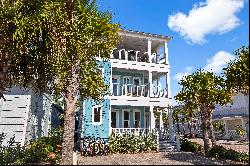 Superbly Located Beach House Close To Lagoon Pool And Beach Walkover