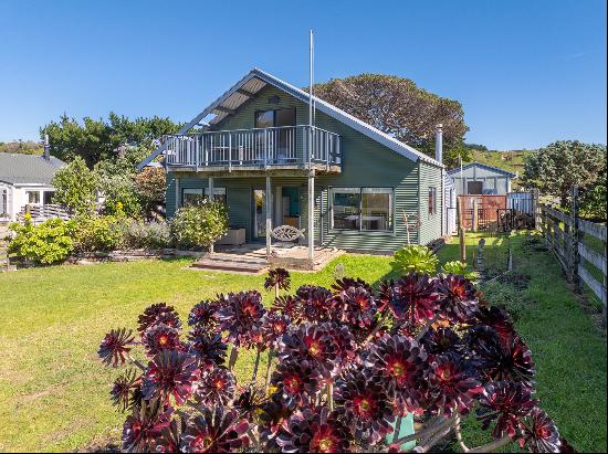 22 Pinedale Crescent, Riversdale Beach, Wairarapa