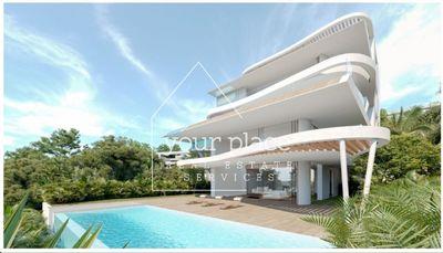 "The Ultimate Surprise: The Maisonette That Takes Your Breath Away in Vouliagmeni"