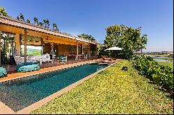 House next to the golf course in Fazenda Boa Vista