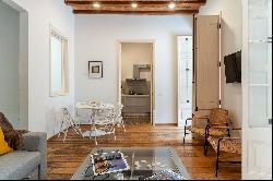 Excellent tourist apartment in Eixample Derecho, close to Passeig de Gracia.