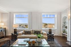 Renovated, Full-Floor Pacific Heights Condo