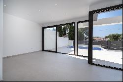 New minimalist building in Requesens - Empuriabrava