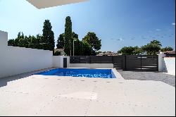 New minimalist building in Requesens - Empuriabrava