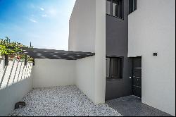 New minimalist building in Requesens - Empuriabrava