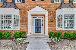 Four Bedroom House with Pool and Detached Garage