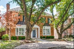 Four Bedroom House with Pool and Detached Garage