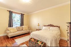 "CLASSIC PRE WAR ONE BEDROOM CO-OP IN A PRESTIGIOUS FOREST HILLS BUILDING"