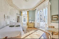 Paris 18th District - A remarkable 4-bed apartment