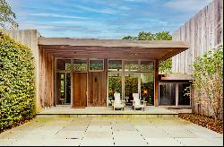 Modernist 6 Bedroom Amagansett Retreat with Pool + Pickleball