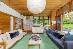 Modernist 6 Bedroom Amagansett Retreat with Pool + Pickleball