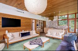 Modernist 6 Bedroom Amagansett Retreat with Pool + Pickleball