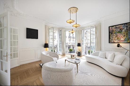 Paris 6th District - St Germain's Market - Pied a terre