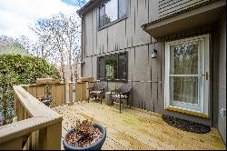 Lovely Treetop Park Townhome