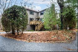 Lovely Treetop Park Townhome