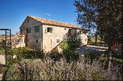 Elegant farmhouse set in the beautiful Marche hills