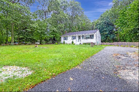 383 Twilight Lane, Smithtown, NY, 11787