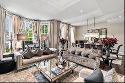 Luxury Mayfair Apartment Overlooking Communal Gardens