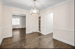 Sunny and Spacious Two Story Duplex in Buckhead