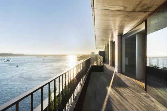 Unique 3-Bedroom Apartment, River View, Massarelos, Porto