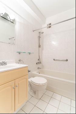 "FOREST HILLS GARDENS ONE BEDROOM CO-OP SUBLET"