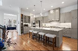 Beautifully Renovated End Unit Townhome