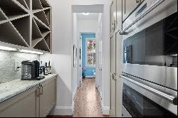 Beautifully Renovated End Unit Townhome