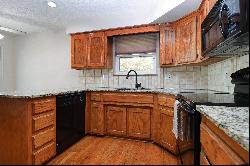 Spacious and well cared for home in Fairway Hills