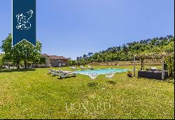 Charming, finely-furnished estate among the breathtaking landscapes of the Tuscan countrys