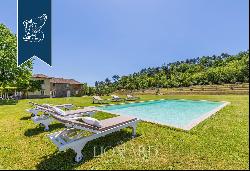 Charming, finely-furnished estate among the breathtaking landscapes of the Tuscan countrys