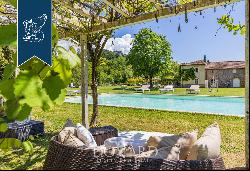 Charming, finely-furnished estate among the breathtaking landscapes of the Tuscan countrys