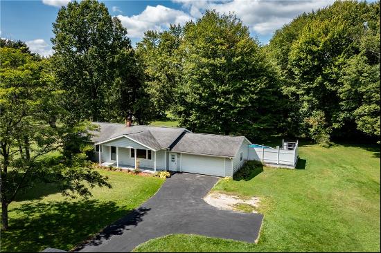 643 Methodist Rd, Hempfield Twp - Mer PA 16125